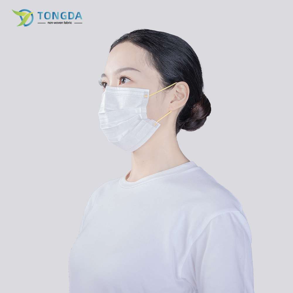Mascarilla colorida con gancho para la oreja