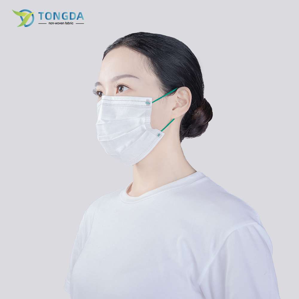 Mascarilla colorida con gancho para la oreja